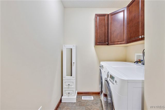 5 Saint Davids Road, Lancaster, NY 14086