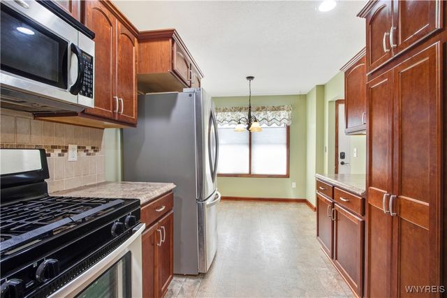 5 Saint Davids Road, Lancaster, NY 14086