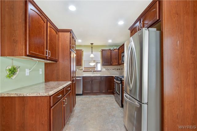 5 Saint Davids Road, Lancaster, NY 14086