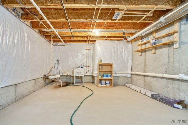 5 Saint Davids Road, Lancaster, NY 14086