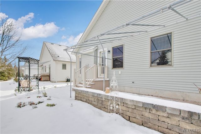 5 Saint Davids Road, Lancaster, NY 14086