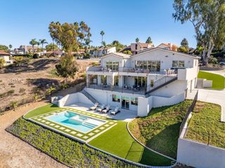 2700 Argonauta Street, Carlsbad, CA 92009