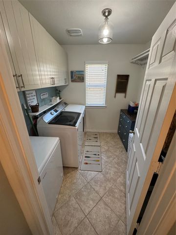 4101 Bridle Path Lane, Sanger, TX 76266