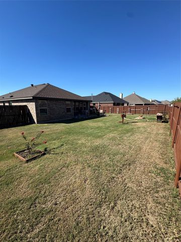 4101 Bridle Path Lane, Sanger, TX 76266