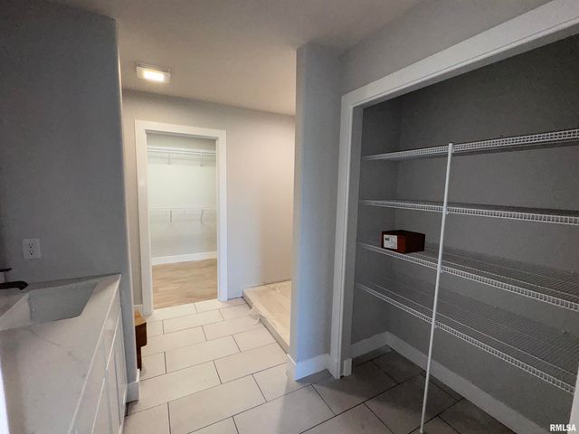 1701 Ambleside Drive, Springfield, IL 62711