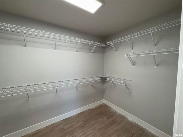 1701 Ambleside Drive, Springfield, IL 62711