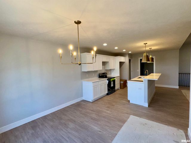 1701 Ambleside Drive, Springfield, IL 62711