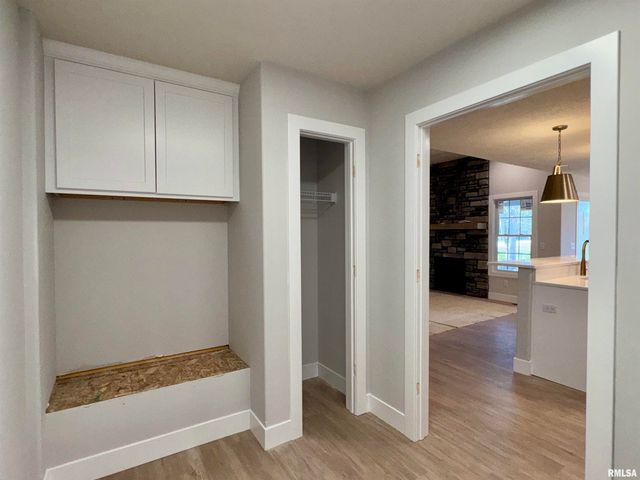 1701 Ambleside Drive, Springfield, IL 62711