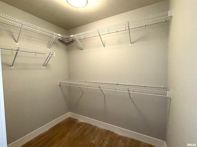 1701 Ambleside Drive, Springfield, IL 62711