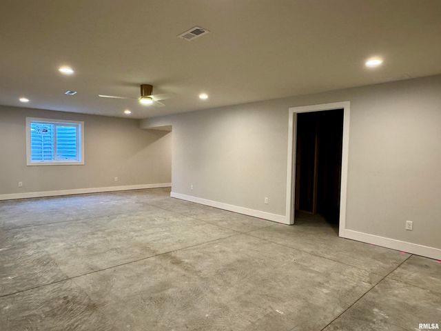 1701 Ambleside Drive, Springfield, IL 62711