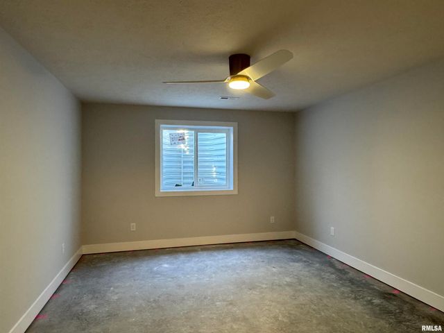 1701 Ambleside Drive, Springfield, IL 62711