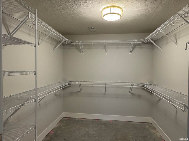 1701 Ambleside Drive, Springfield, IL 62711