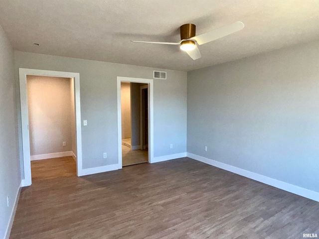 1701 Ambleside Drive, Springfield, IL 62711