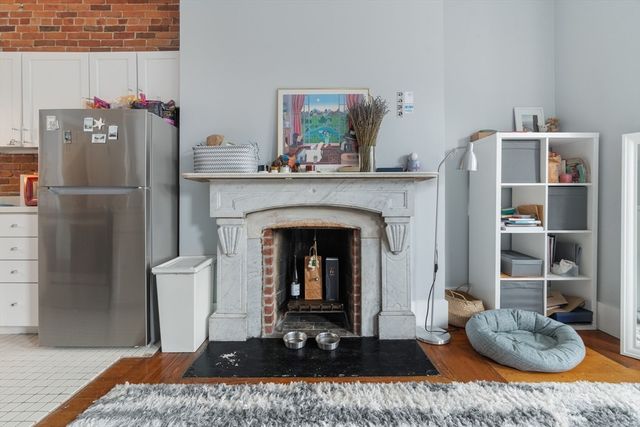 389 Beacon Street 8, Boston, MA 02116