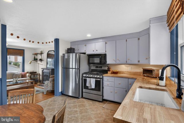 675 E MARKET ST, Marietta, PA 17547