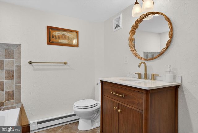 675 E MARKET ST, Marietta, PA 17547