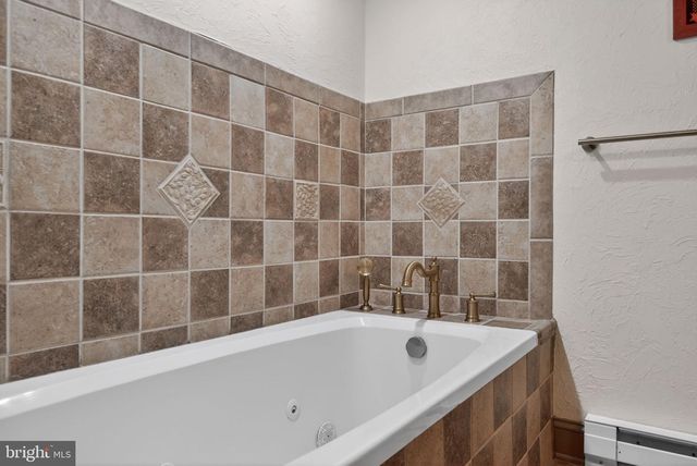675 E MARKET ST, Marietta, PA 17547
