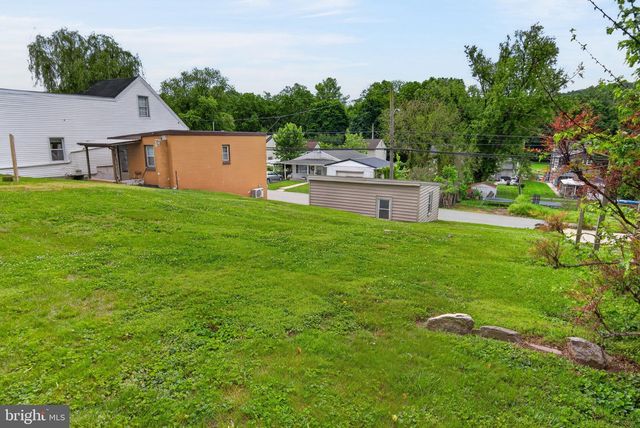 675 E MARKET ST, Marietta, PA 17547