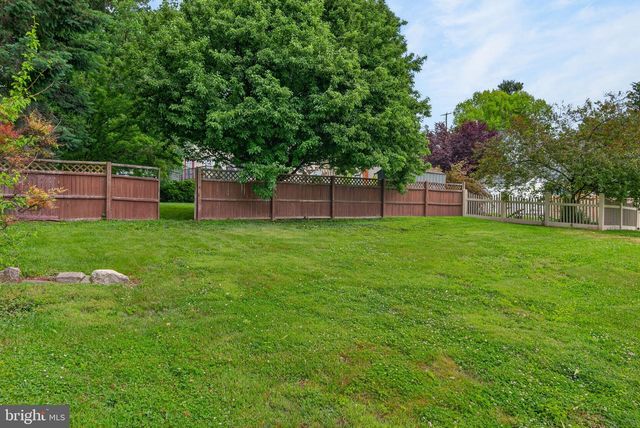 675 E MARKET ST, Marietta, PA 17547