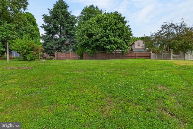675 E MARKET ST, Marietta, PA 17547