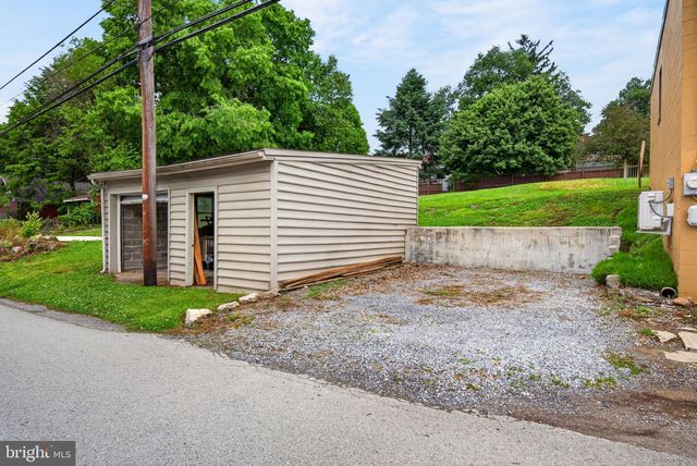 675 E MARKET ST, Marietta, PA 17547