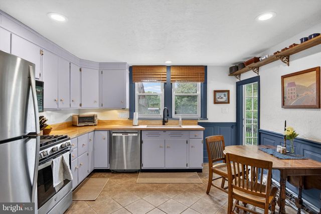675 E MARKET ST, Marietta, PA 17547
