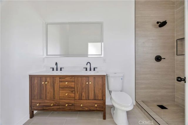 10905 Dalerose Avenue, Inglewood, CA 90304