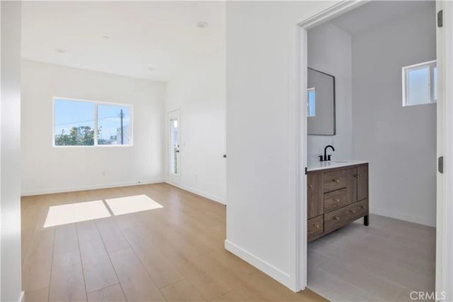 10905 Dalerose Avenue, Inglewood, CA 90304