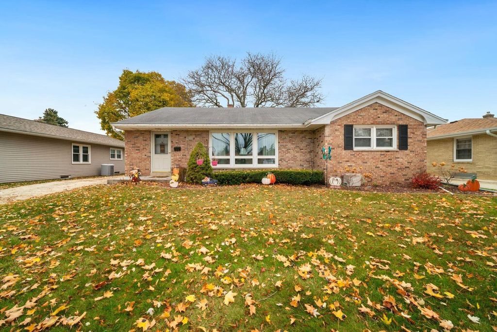 3722 Saint Clair STREET, Racine, WI 53402