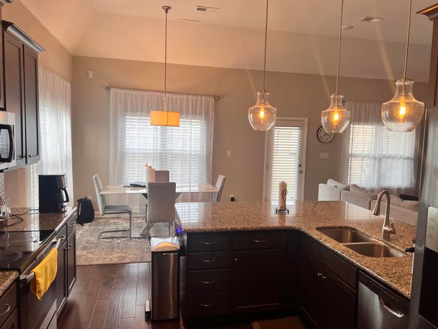 8254 HOLSTON DR, Memphis, TN 38125