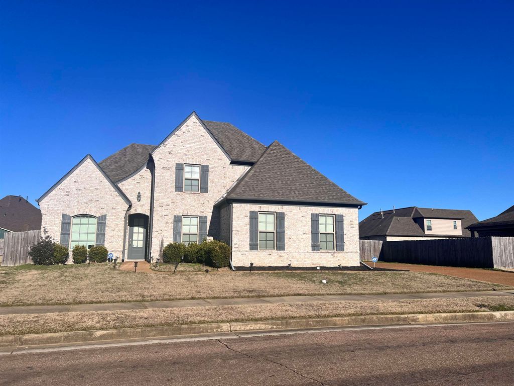 8254 HOLSTON DR, Memphis, TN 38125