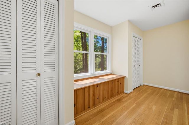 34 Laurel Wood RD, Newport News, VA 23602