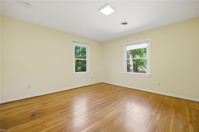 34 Laurel Wood RD, Newport News, VA 23602