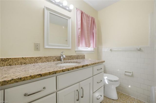 34 Laurel Wood RD, Newport News, VA 23602