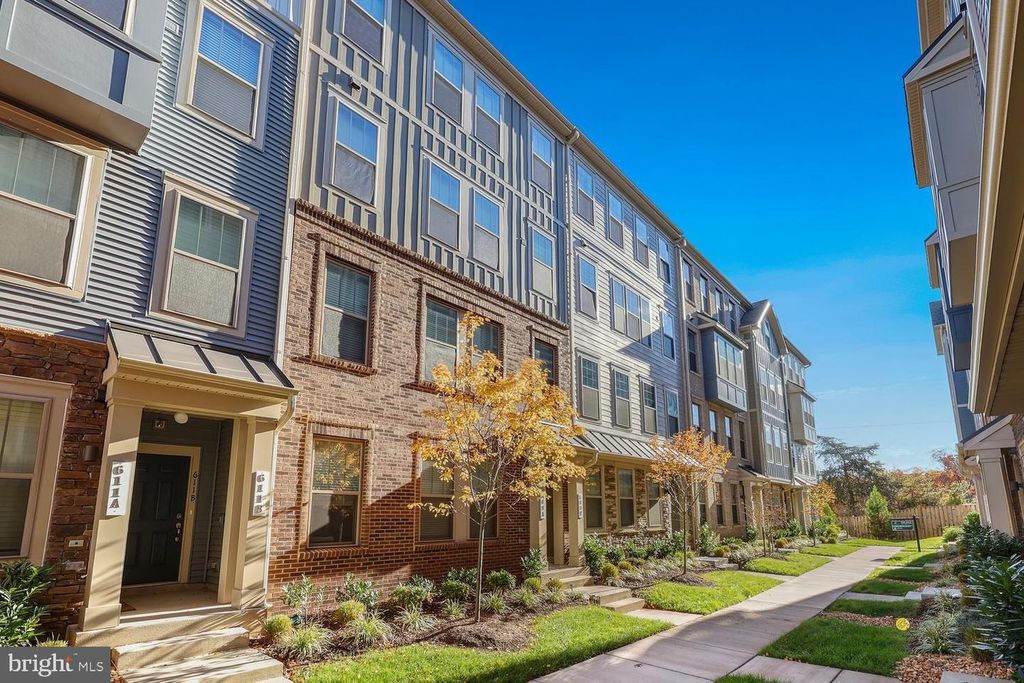 609-B PERCY PL, Manassas Park, VA 20111