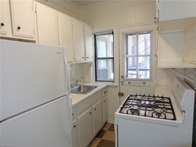 925 Brandon Ave Apt A2, Norfolk, VA 23517