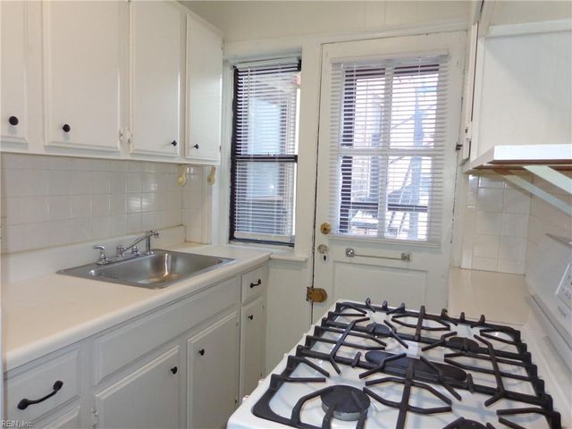 925 Brandon Ave Apt A2, Norfolk, VA 23517