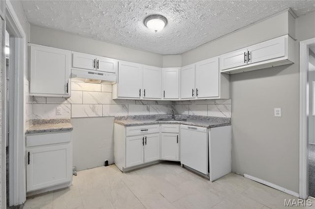 1012 Forestwood Drive, St Louis, MO 63135