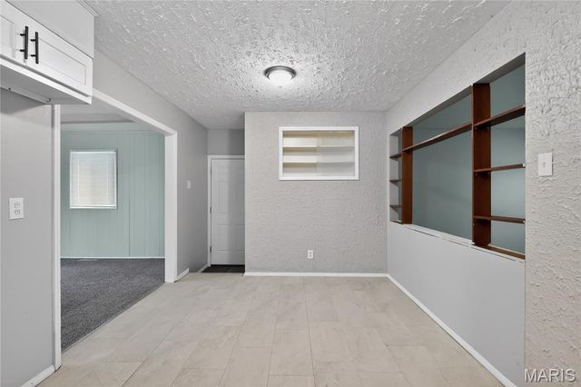 1012 Forestwood Drive, St Louis, MO 63135