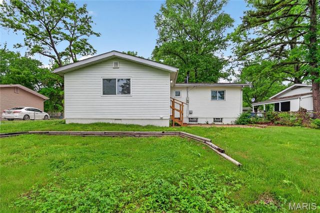 1012 Forestwood Drive, St Louis, MO 63135