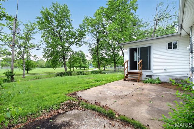 1012 Forestwood Drive, St Louis, MO 63135