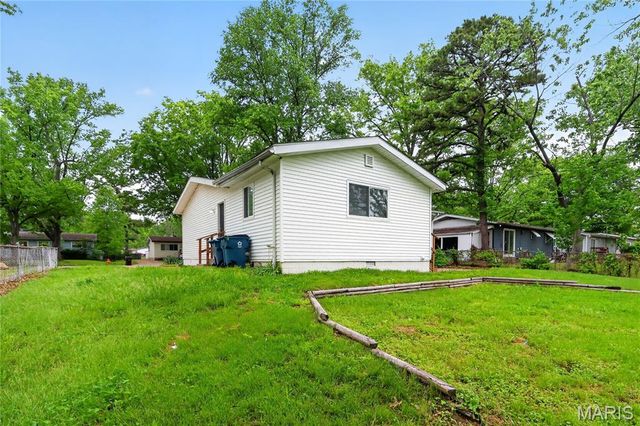 1012 Forestwood Drive, St Louis, MO 63135