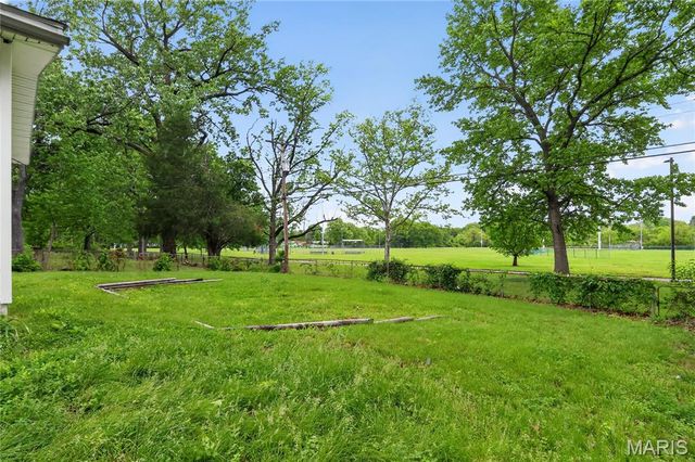 1012 Forestwood Drive, St Louis, MO 63135
