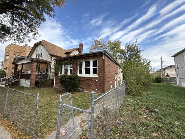 10721 S Prairie Avenue, Chicago, IL 60628
