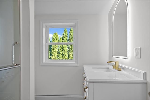 63 Clearview Avenue, Portsmouth, RI 02871