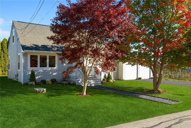 63 Clearview Avenue, Portsmouth, RI 02871