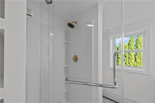 63 Clearview Avenue, Portsmouth, RI 02871