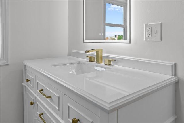 63 Clearview Avenue, Portsmouth, RI 02871