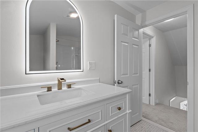 63 Clearview Avenue, Portsmouth, RI 02871