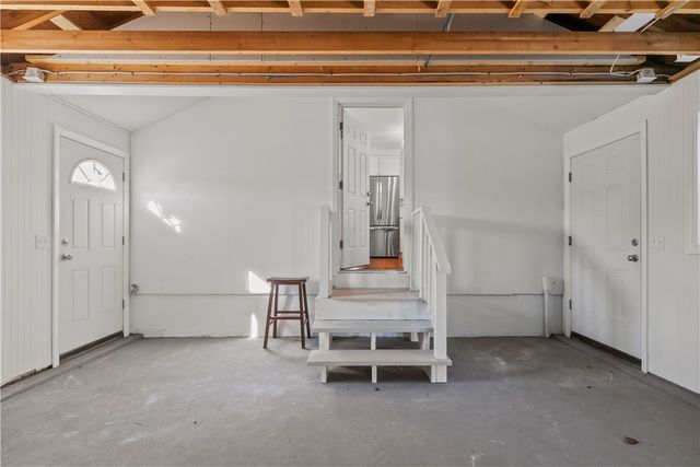 63 Clearview Avenue, Portsmouth, RI 02871